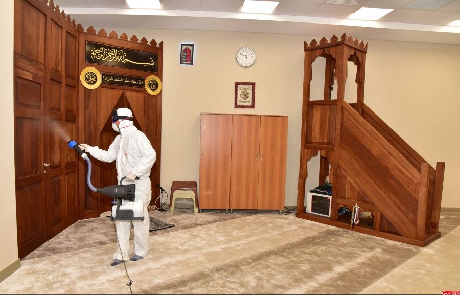İBB TÜM ÖNLEMLERİ ALIYOR 1583833629_BAKIRK__Y_EK_H__ZMET_B__NA_DEZENFEKTE___ALI__MALARI__23__min