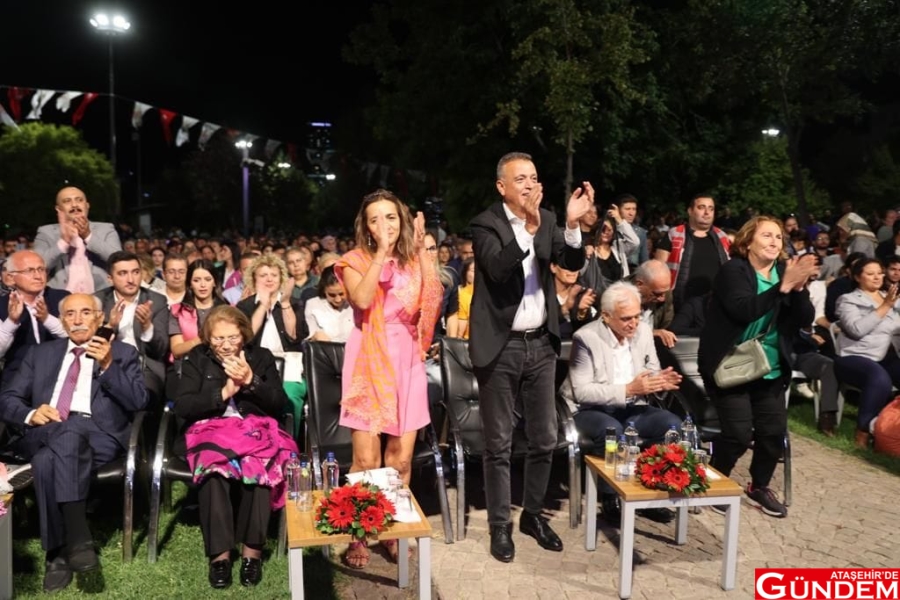 ATAŞEHİR'DE TÜRKÜ ŞÖLENİ YAŞANDI... 7'DEN 70'E ATAŞEHİRLİLER TÜRKÜ VE DEYİŞ ZİYAFETİ YAŞADI 376679827_838342617662533_1308519315919231541_n