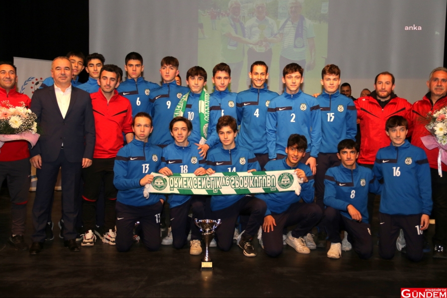 GENÇ SPORCULARLA SPORDA SAĞLIKLI BESLENME  KONUŞULDU 475b853e-f818-4d64-8dc6-eae302bb0db5-w