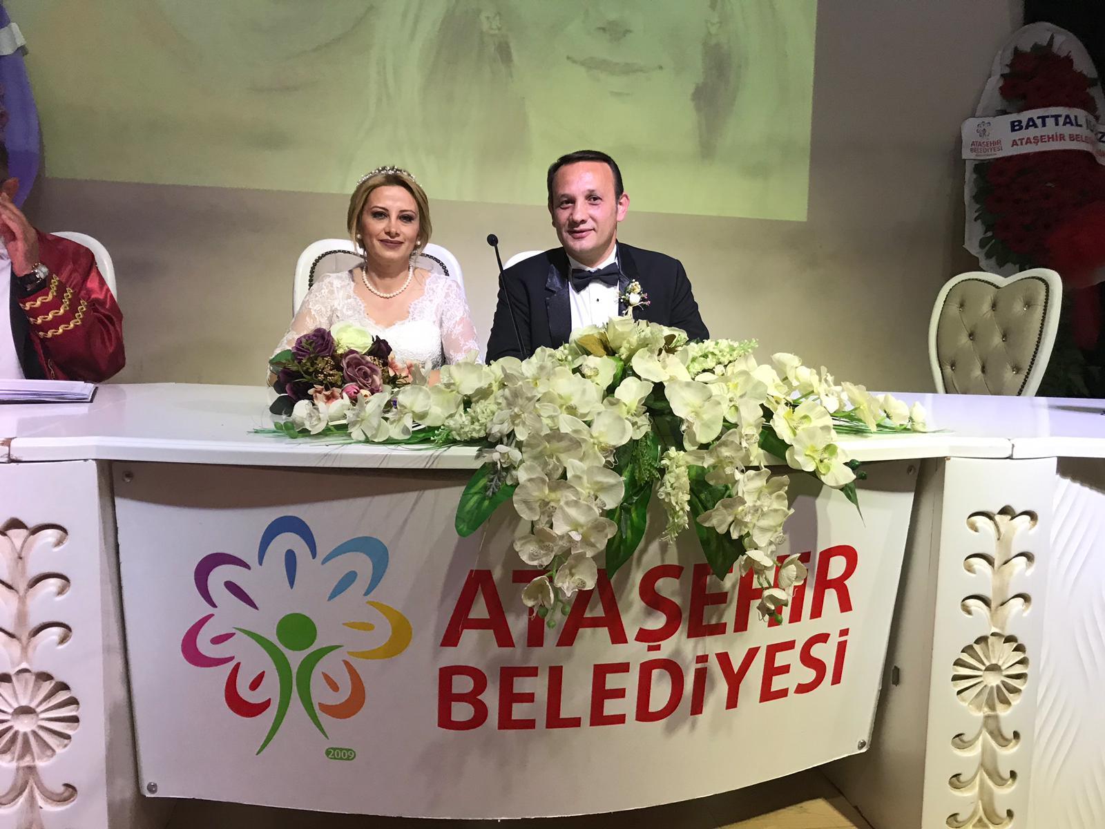 ÖZGENÇ ÇİFTİ EĞİTİM VE SİYASET CAMİASINI BİR ARAYA GETİRDİ 6096c92f-eaeb-462a-9dd1-de519a70a4bd