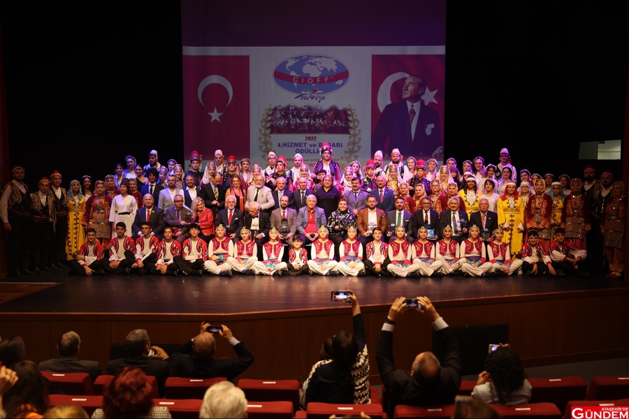"SANATI MAHALLENİZE GETİRİYORUZ" PROJESİ ÖDÜL ALDI 8708e916f4af4fa1879d6b1dc4e76988