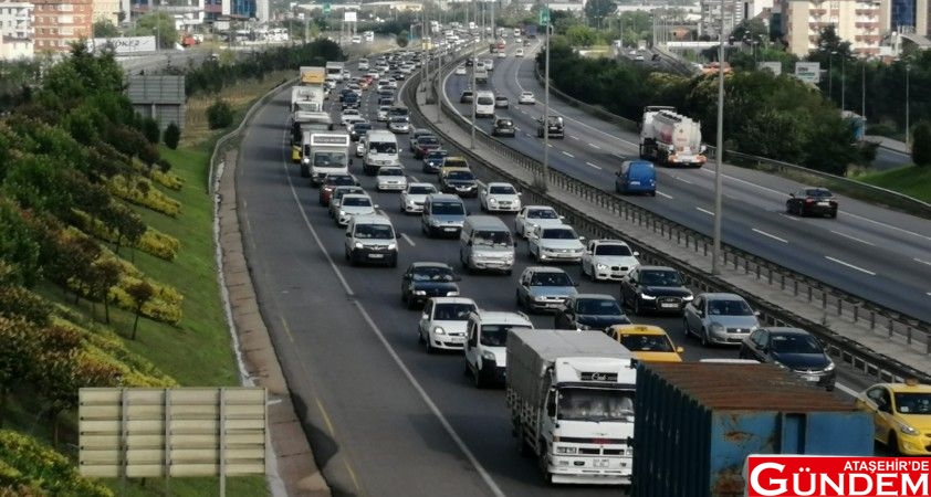 İSTANBUL’DA BAYRAM TRAFİĞİ ERKEN BAŞLADI 9a25d2af-31ca-4aa2-8140-68b21dee3089