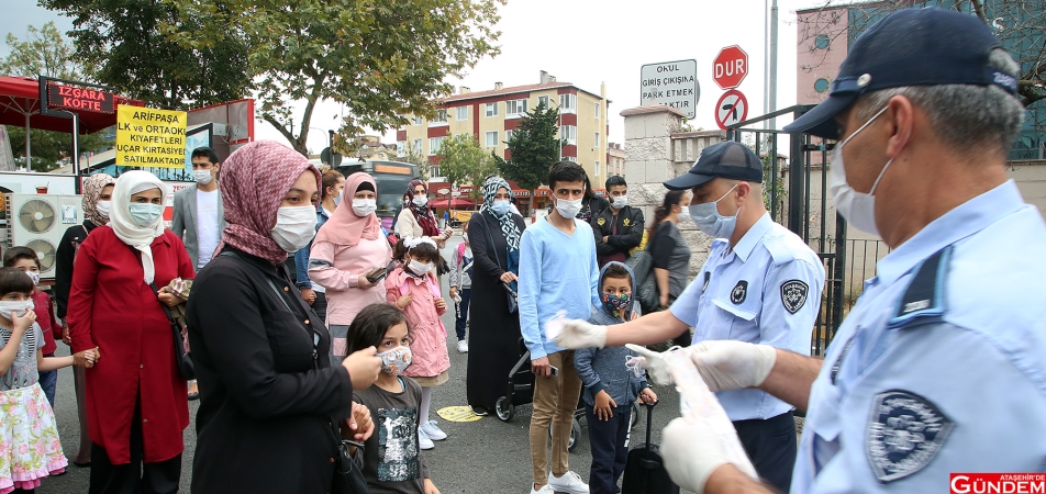 ZABITA EKİPLERİNDEN KARNE GÜNÜNDE YOĞUN MESAİ KLTEJP45UJ