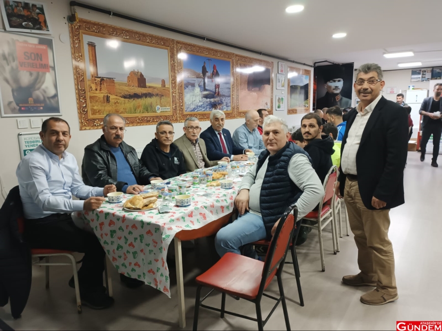 KARS MERKEZ KÜMBETLİ KÖYÜ YARDIMLAŞMA DERNEK ÜYELERİ İFTAR PROGRAMI DÜZENLEDİ PHOTO-2023-04-16-21-14-01