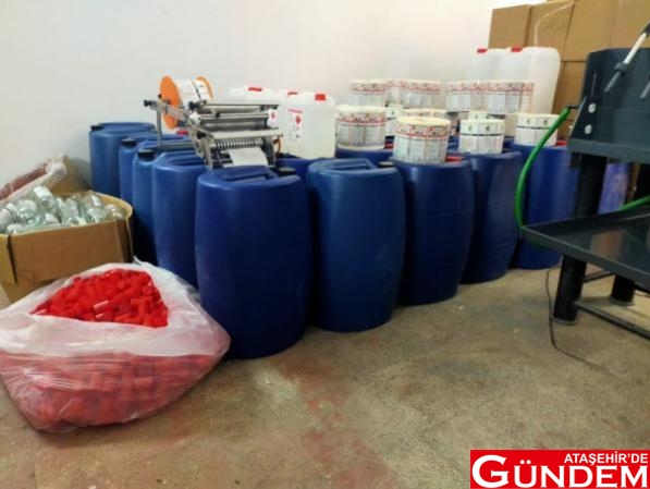 KAYIŞDAĞI MAHALLESİ'NDE SAHTE ALKOL BASKINI atasehir-de-sahte-alkol-imalathanesine-baskin-4-14514629_osd