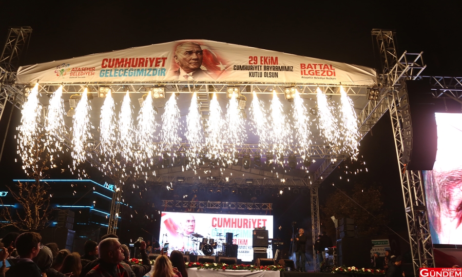 CUMHURİYET COŞKUSU ATAŞEHİR’DE BİNLERCE VATANDAŞI BULUŞTURDU c22f728a92414680920ac0d658a247b8