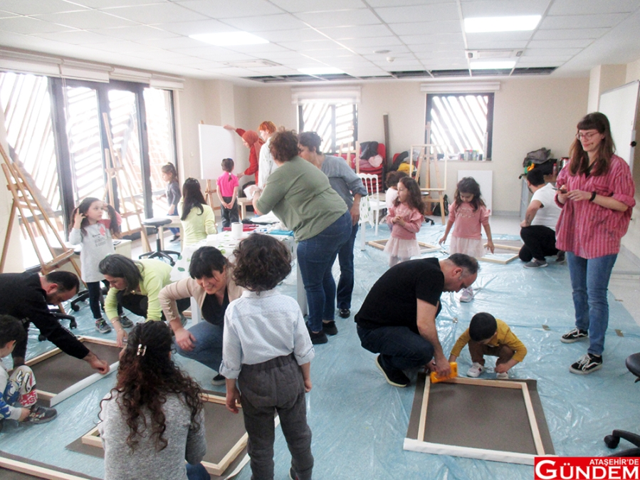 “EBEVEYNLER İLE SANAT YAPIYORUZ” ATÖLYESİYLE İKİ KENTİN ÇOCUKLARI VE AİLELERİ BİR ARAYA GELDİ d96cd185812e44d29adfad5b8ed8df37