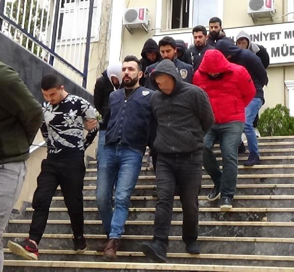 İŞ BULMA UMUDUYLA KANDIRDIKLARI KADINLARI FUHUŞA ZORLAYAN ÇETE ÜYELERİ ADLİYEYE SEVK EDİLDİ is-bulma-umuduyla-kandirdiklari-kadinlari-fuh-11745138_o
