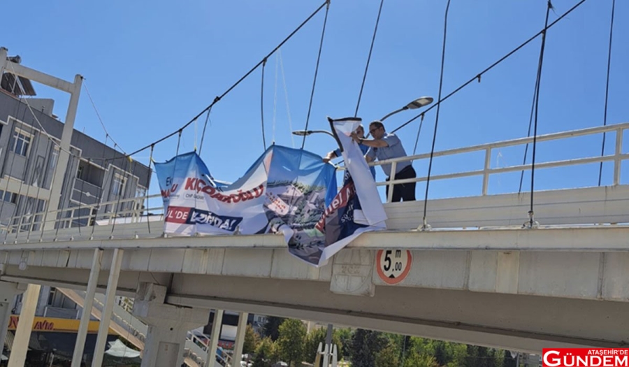 CHP'NİN AFİŞLERİ TOPLATILDI AKP'NİN AFİŞLERİ YERİNDE KALDI! pankart1