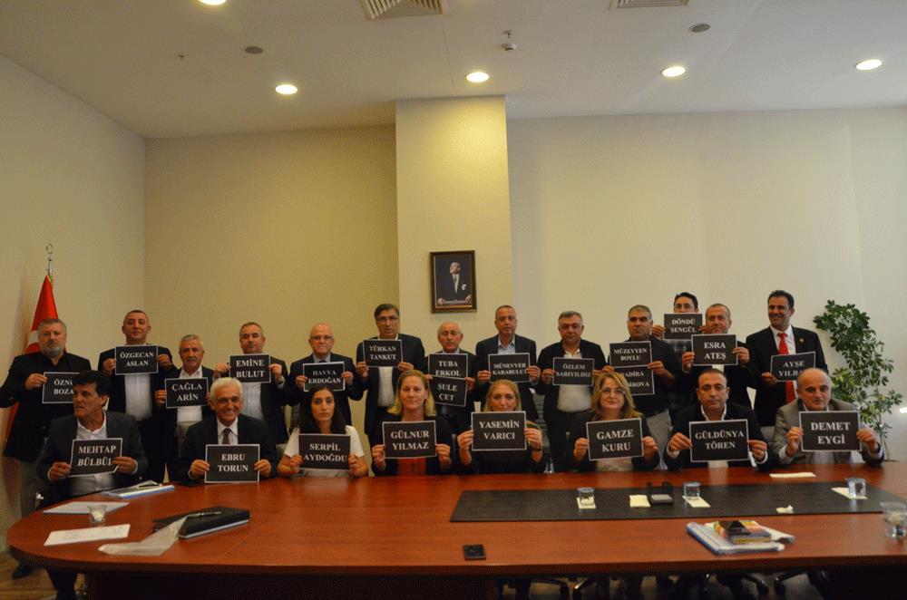 Ataşehir Belediye Meclisi CHP Meclis Üyelerinden Kadına Şiddete  Karşı Farkındalık Hareketi ujkuyjkyukyuk