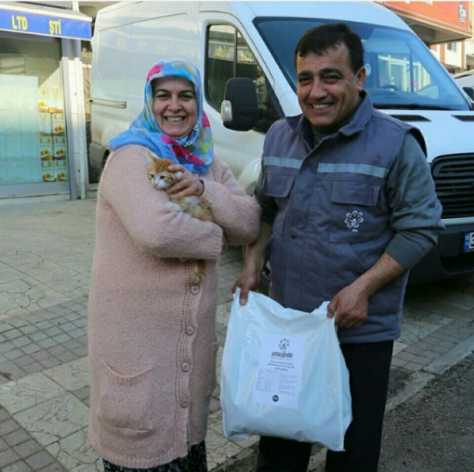Ataşehir Belediyesi Can Dostlarını Unutmadı sokak hayvanları mama 3